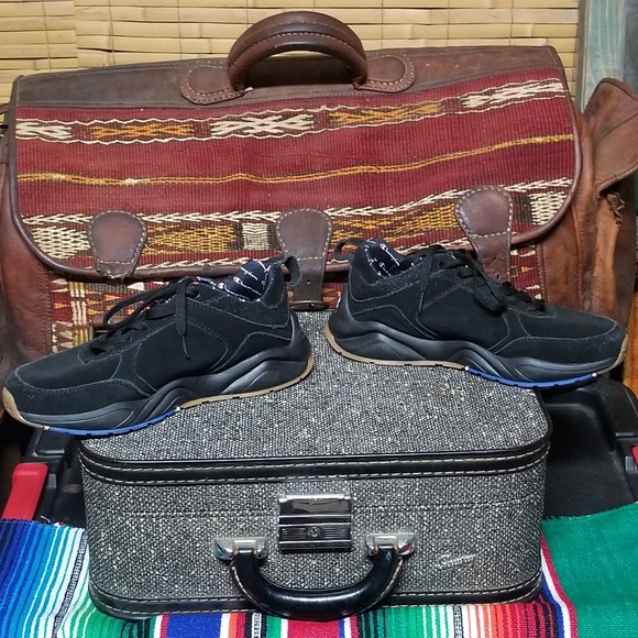 Champion Sneakers Black Suede Size Youth 5.5 - Picture 2 of 9